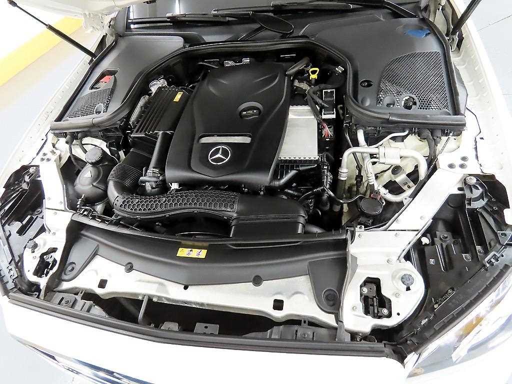 벤츠 E 클래스 E-클래스 W213 E200 아방가르드 이미지 19