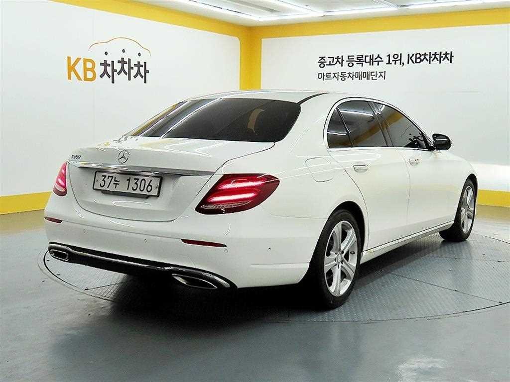 벤츠 E 클래스 E-클래스 W213 E200 아방가르드 이미지 4