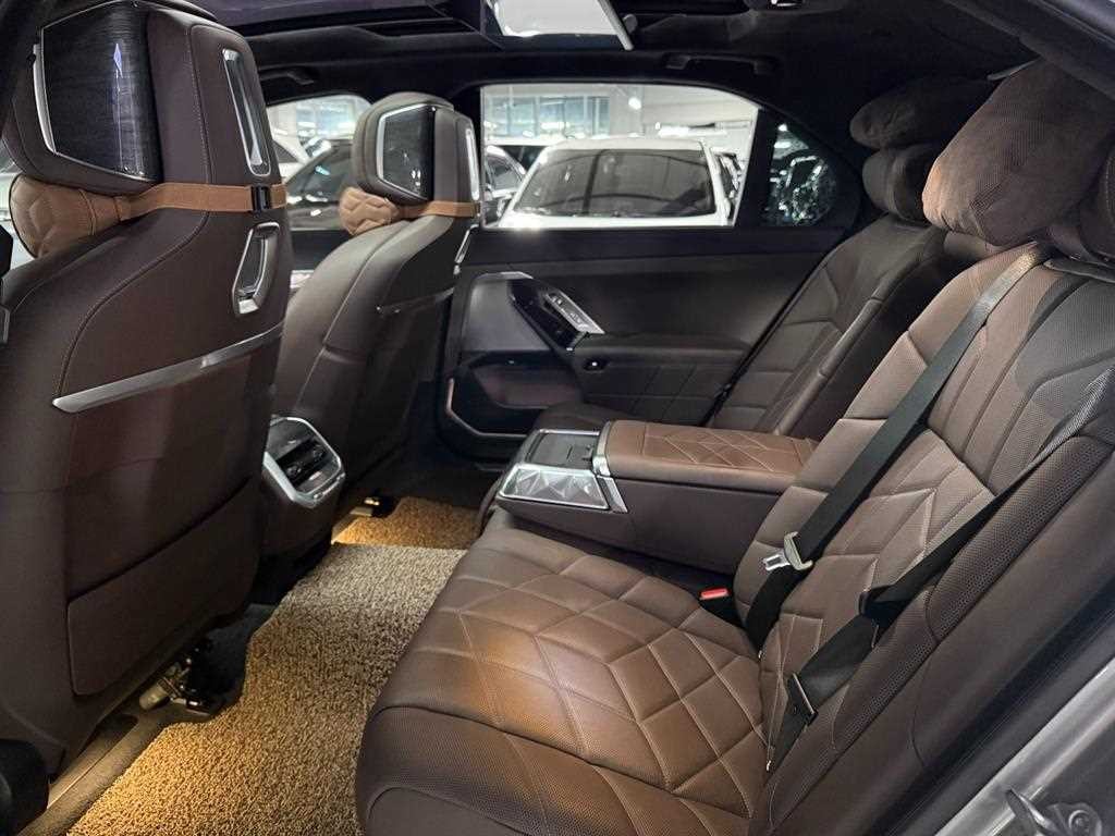 BMW 7시리즈 7시리즈 (G70) 740i sDrive M 스포츠 이미지 11