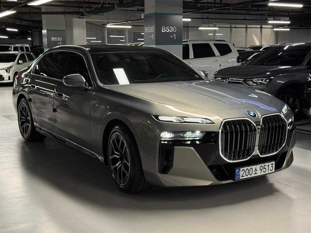 BMW 7시리즈 7시리즈 (G70) 740i sDrive M 스포츠 이미지 3