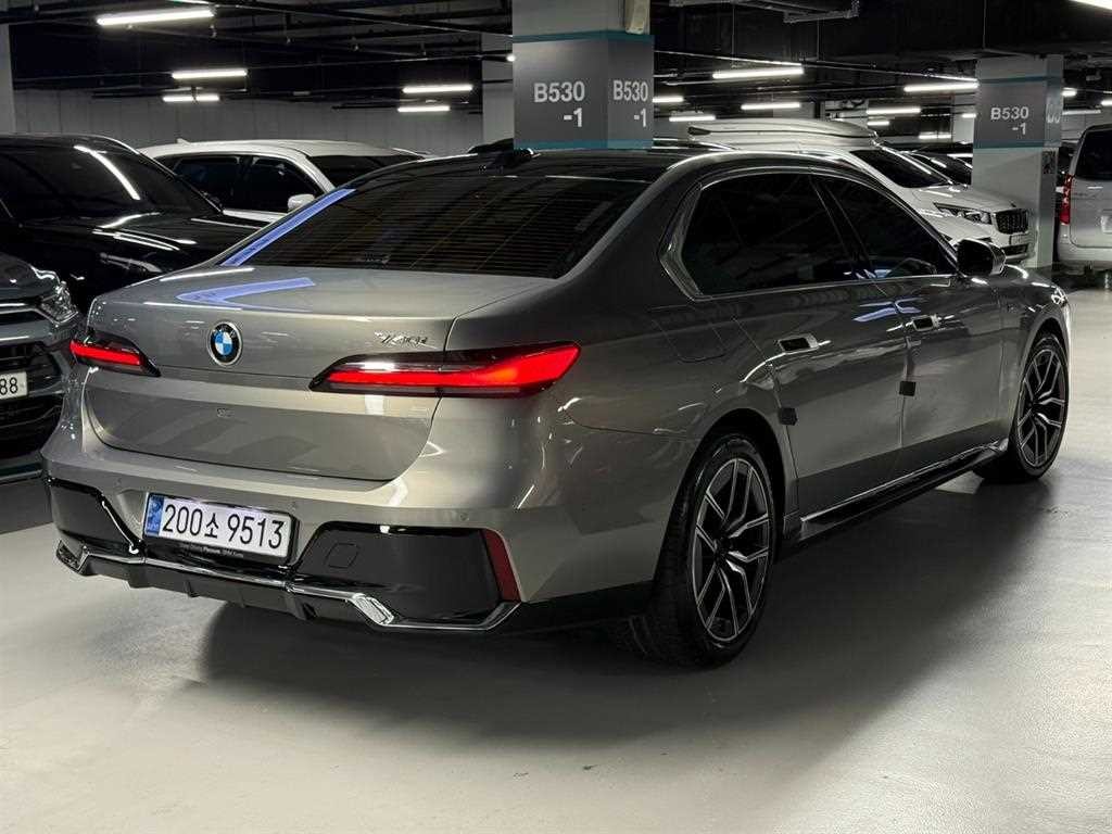 BMW 7시리즈 7시리즈 (G70) 740i sDrive M 스포츠 이미지 5