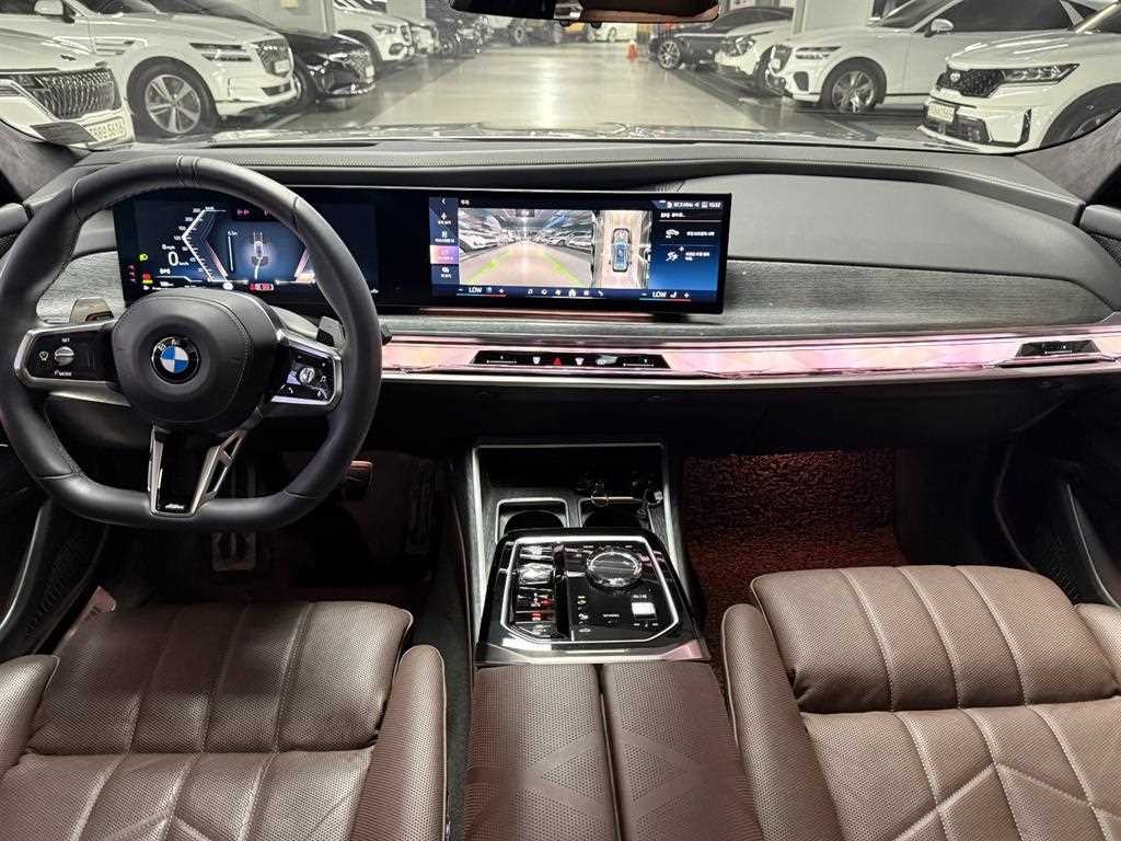 BMW 7시리즈 7시리즈 (G70) 740i sDrive M 스포츠 이미지 8