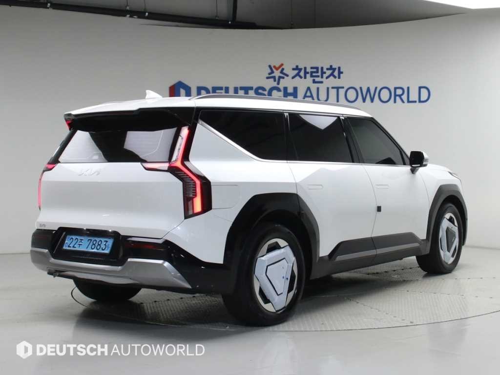 기아 EV9 롱레인지 2WD 어스 이미지 2