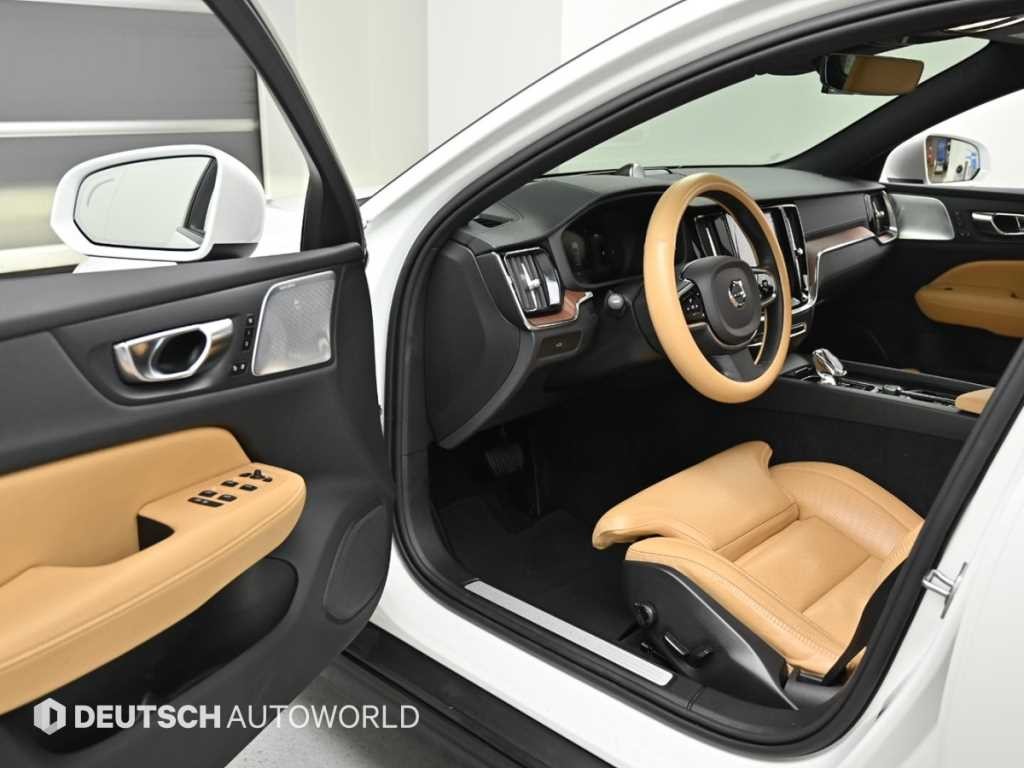 볼보 V60 V60 크로스 컨트리 2세대 2.0 B5 AWD 이미지 11