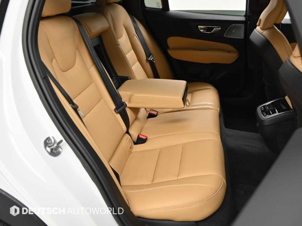 볼보 V60 V60 크로스 컨트리 2세대 2.0 B5 AWD 이미지 12
