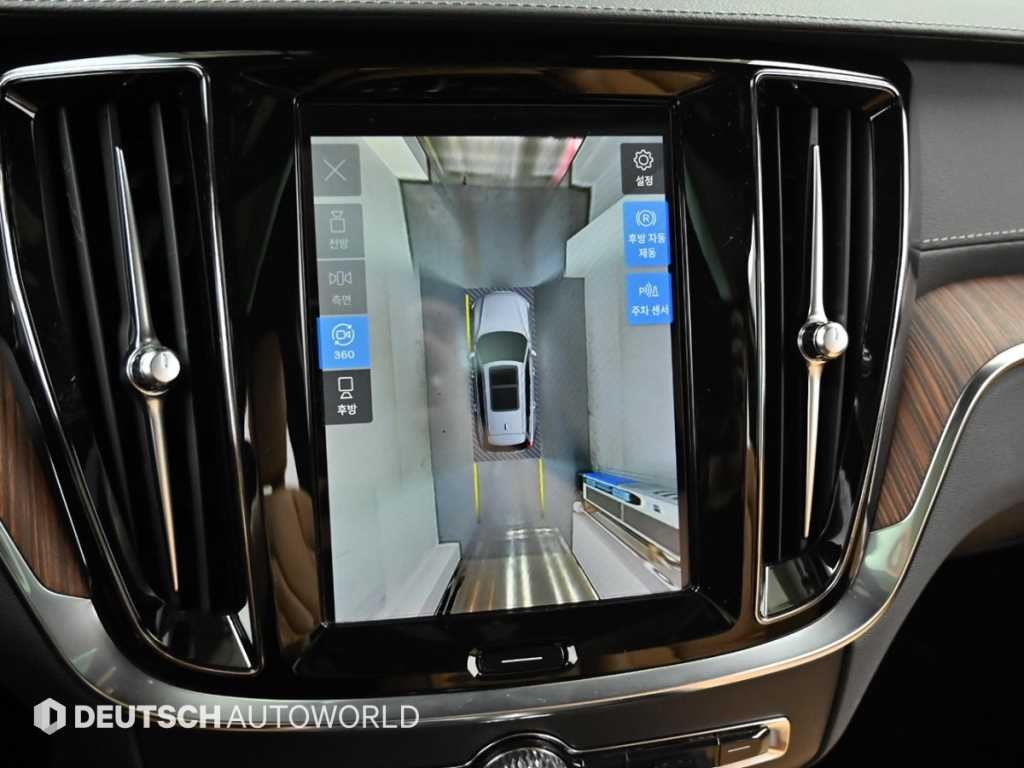 볼보 V60 V60 크로스 컨트리 2세대 2.0 B5 AWD 이미지 15