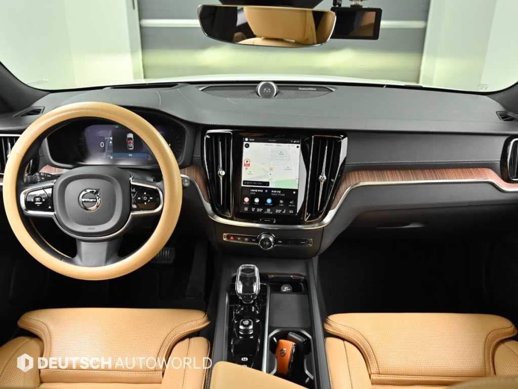 볼보 V60 V60 크로스 컨트리 2세대 2.0 B5 AWD 이미지 7