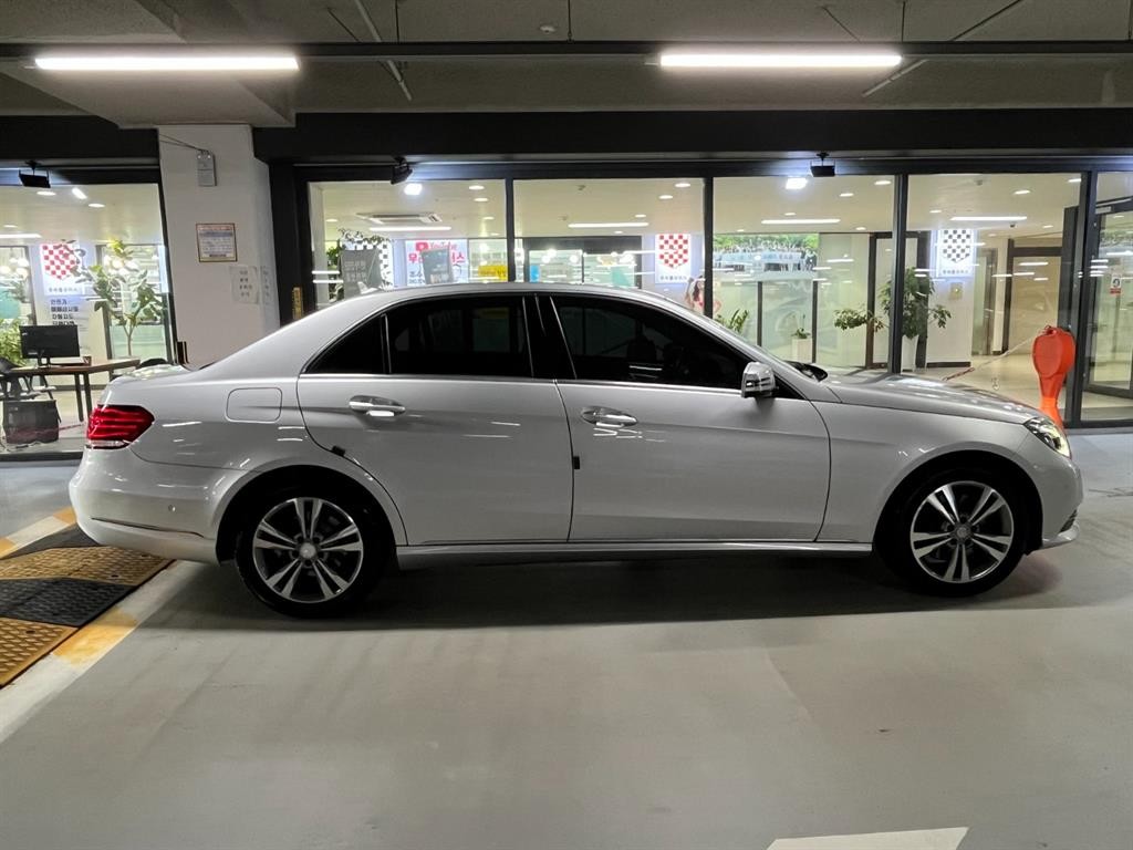 벤츠 E 클래스 E-클래스 W212 E300 아방가르드 이미지 3