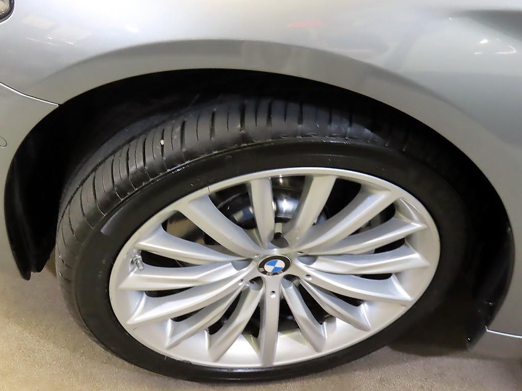 BMW 5시리즈 5시리즈 (G30) 530i xDrive M 스포츠 이미지 20