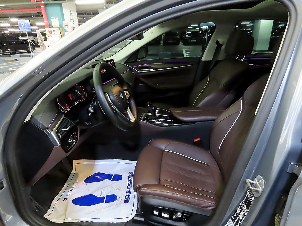 BMW 5시리즈 5시리즈 (G30) 530i xDrive M 스포츠 이미지 6