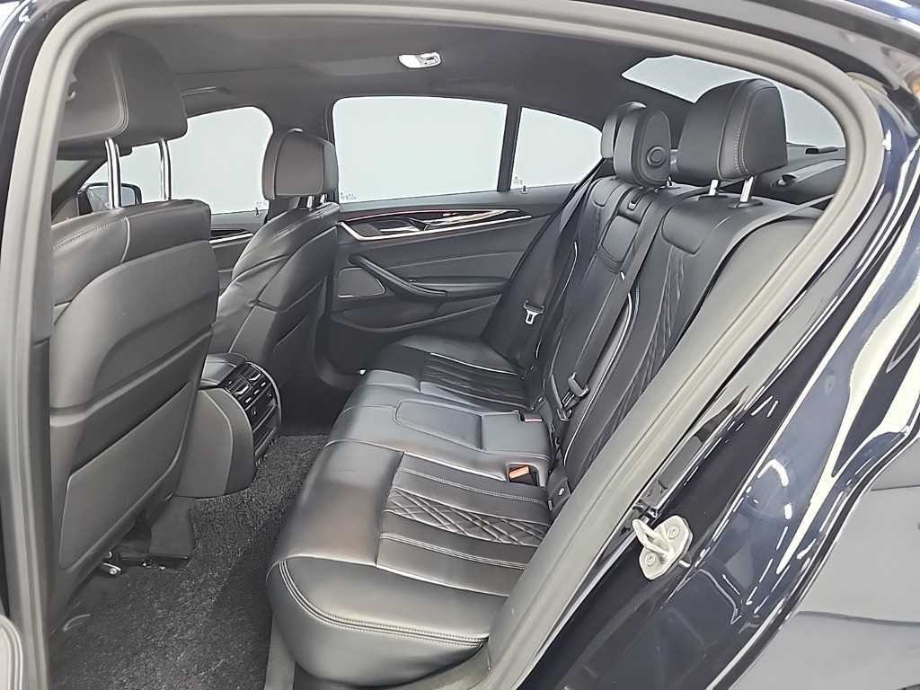 BMW 5시리즈 5시리즈 (G30) 520i M 스포츠 이미지 12