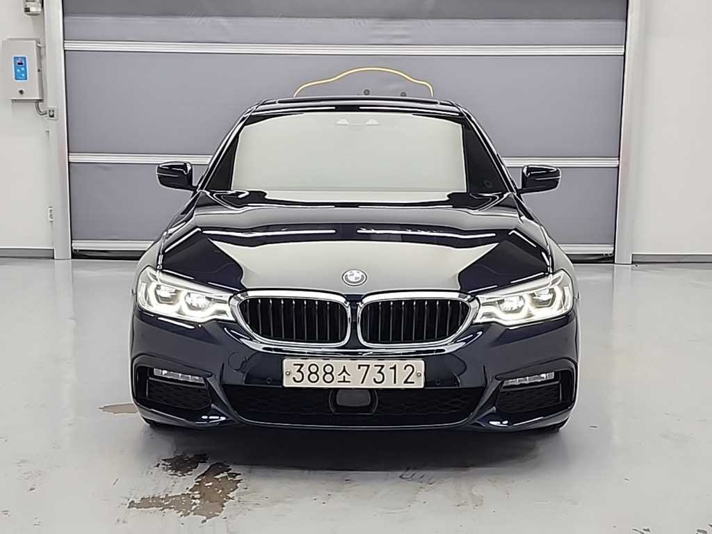 BMW 5시리즈 5시리즈 (G30) 520i M 스포츠 이미지 2