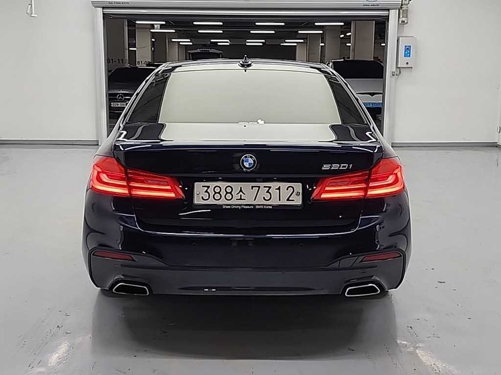 BMW 5시리즈 5시리즈 (G30) 520i M 스포츠 이미지 3