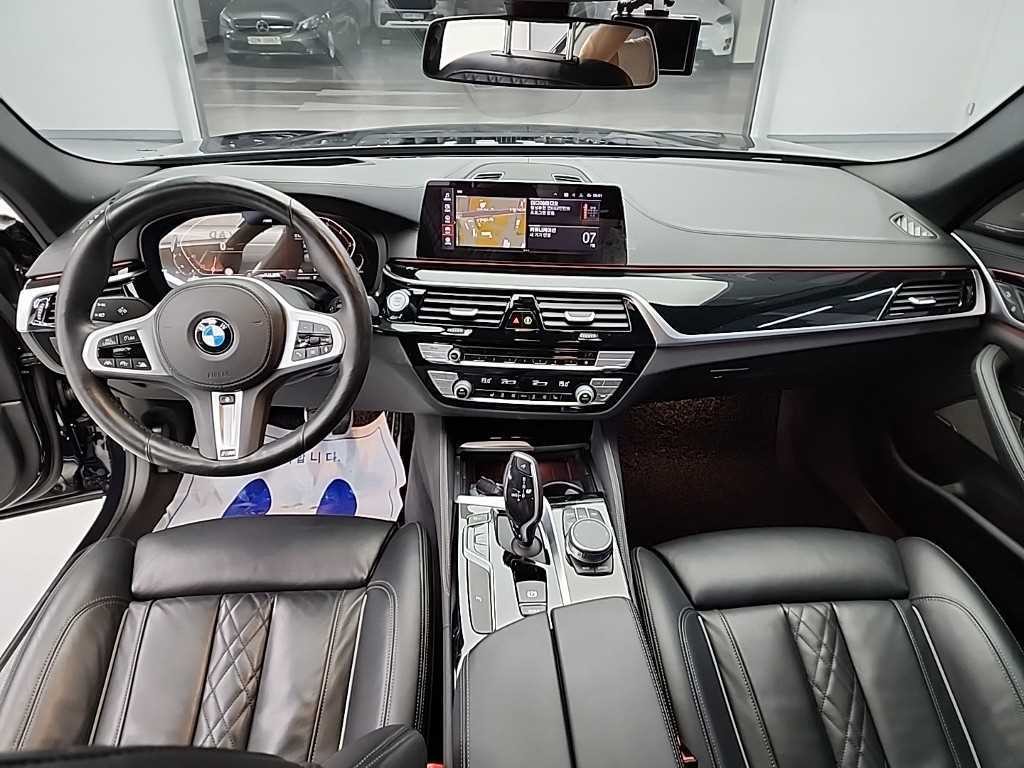 BMW 5시리즈 5시리즈 (G30) 520i M 스포츠 이미지 7