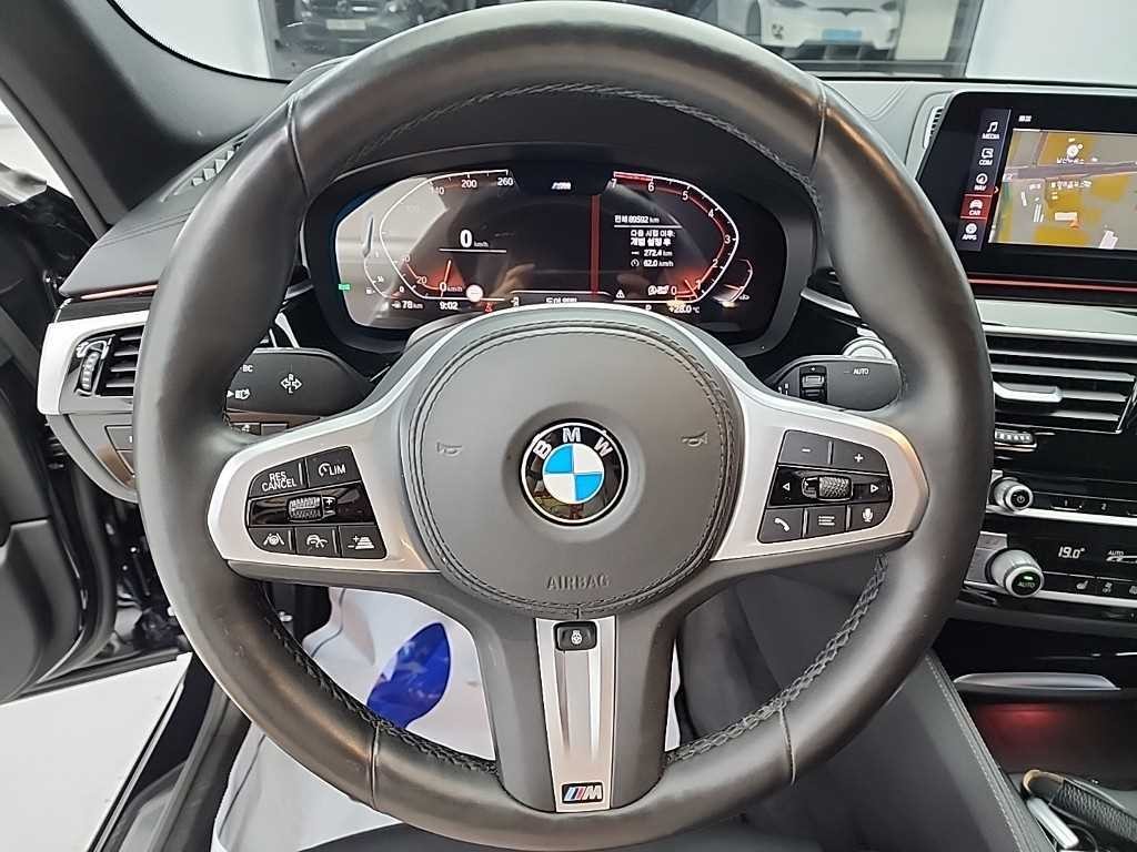BMW 5시리즈 5시리즈 (G30) 520i M 스포츠 이미지 9
