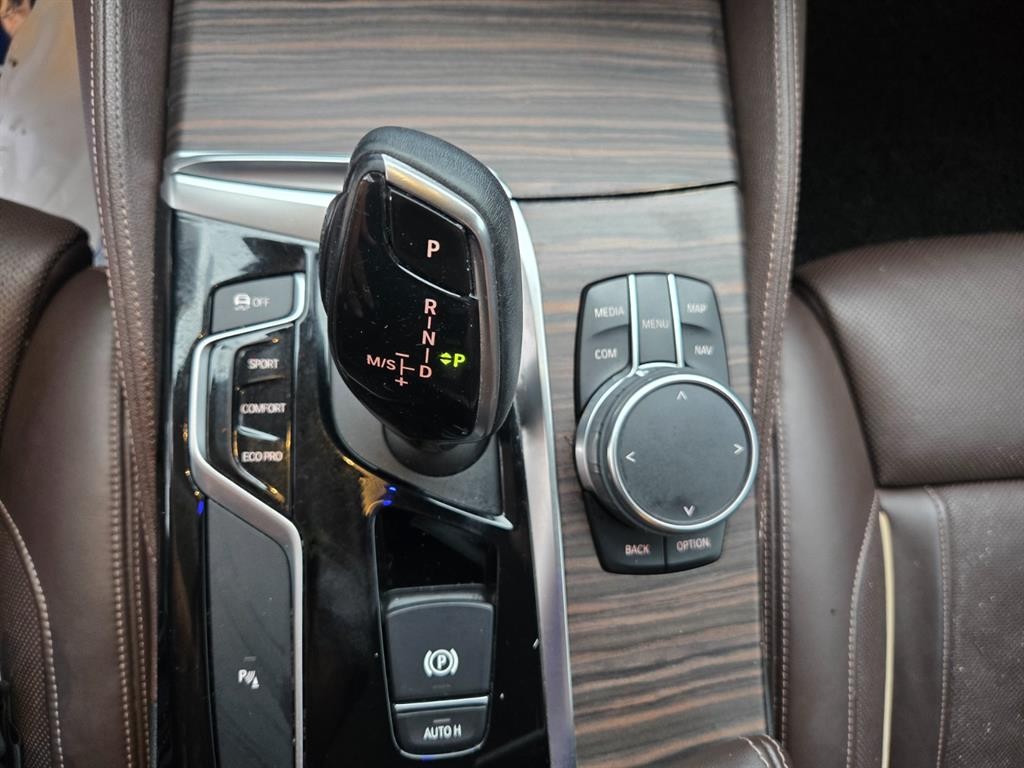 BMW 5시리즈 5시리즈 (G30) 520d xDrive 럭셔리 플러스 이미지 10