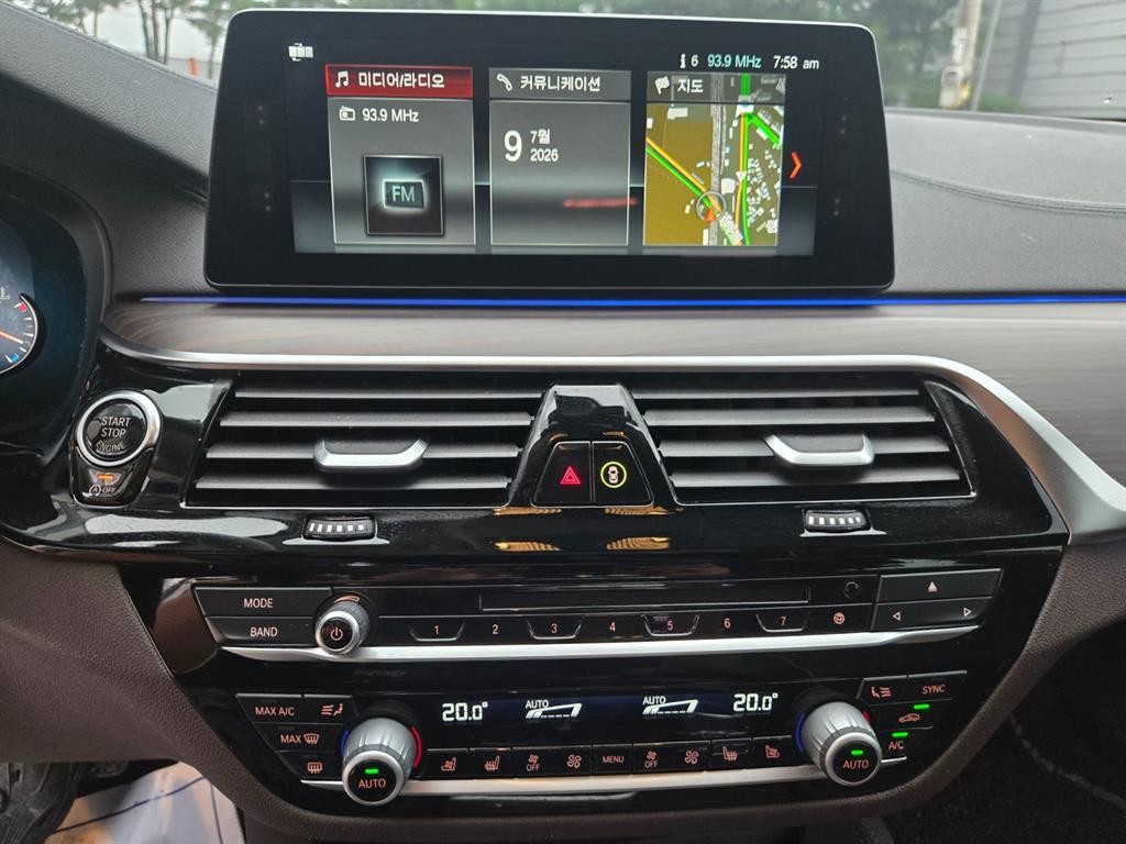 BMW 5시리즈 5시리즈 (G30) 520d xDrive 럭셔리 플러스 이미지 11
