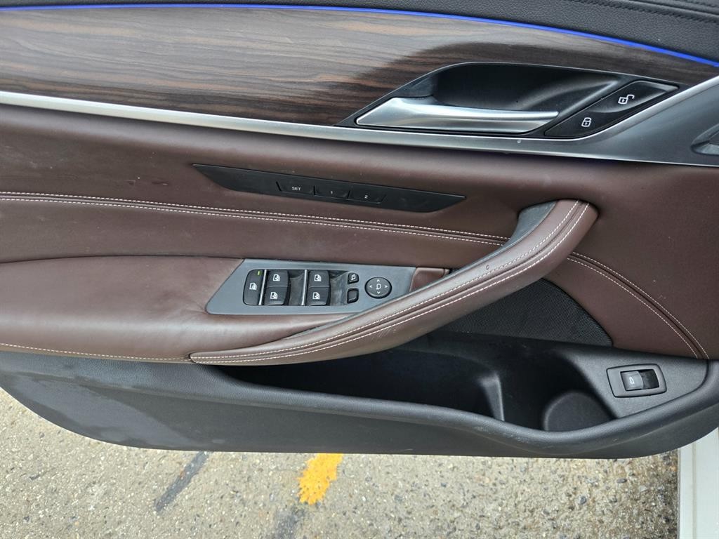 BMW 5시리즈 5시리즈 (G30) 520d xDrive 럭셔리 플러스 이미지 15