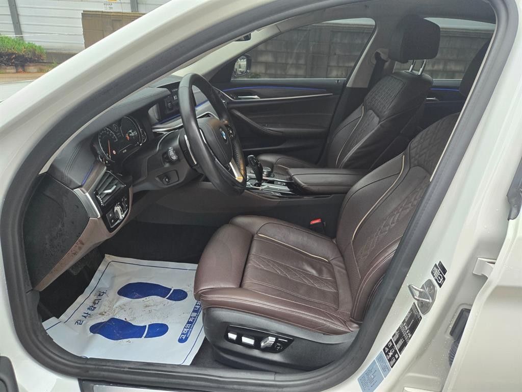 BMW 5시리즈 5시리즈 (G30) 520d xDrive 럭셔리 플러스 이미지 5