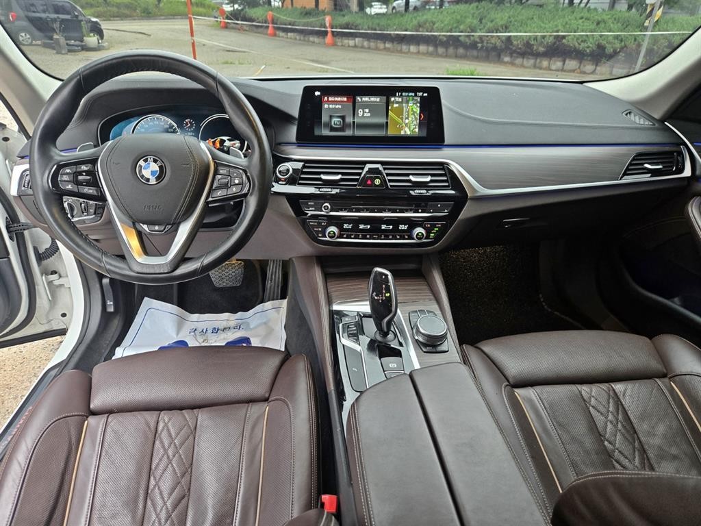 BMW 5시리즈 5시리즈 (G30) 520d xDrive 럭셔리 플러스 이미지 7