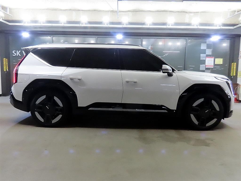 기아 EV9 롱레인지 4WD 어스 이미지 3