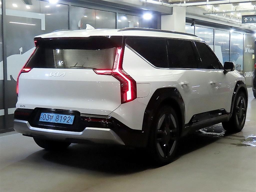 기아 EV9 롱레인지 4WD 어스 이미지 4