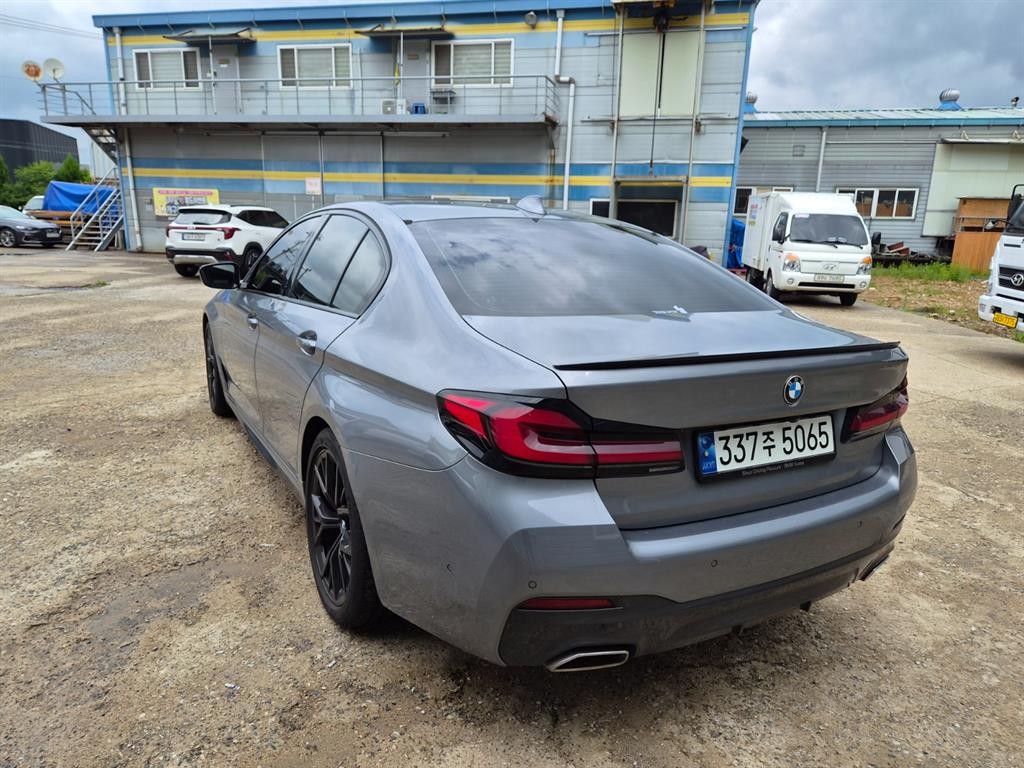 BMW 5시리즈 5시리즈 (G30) 530i M 스포츠 이미지 3