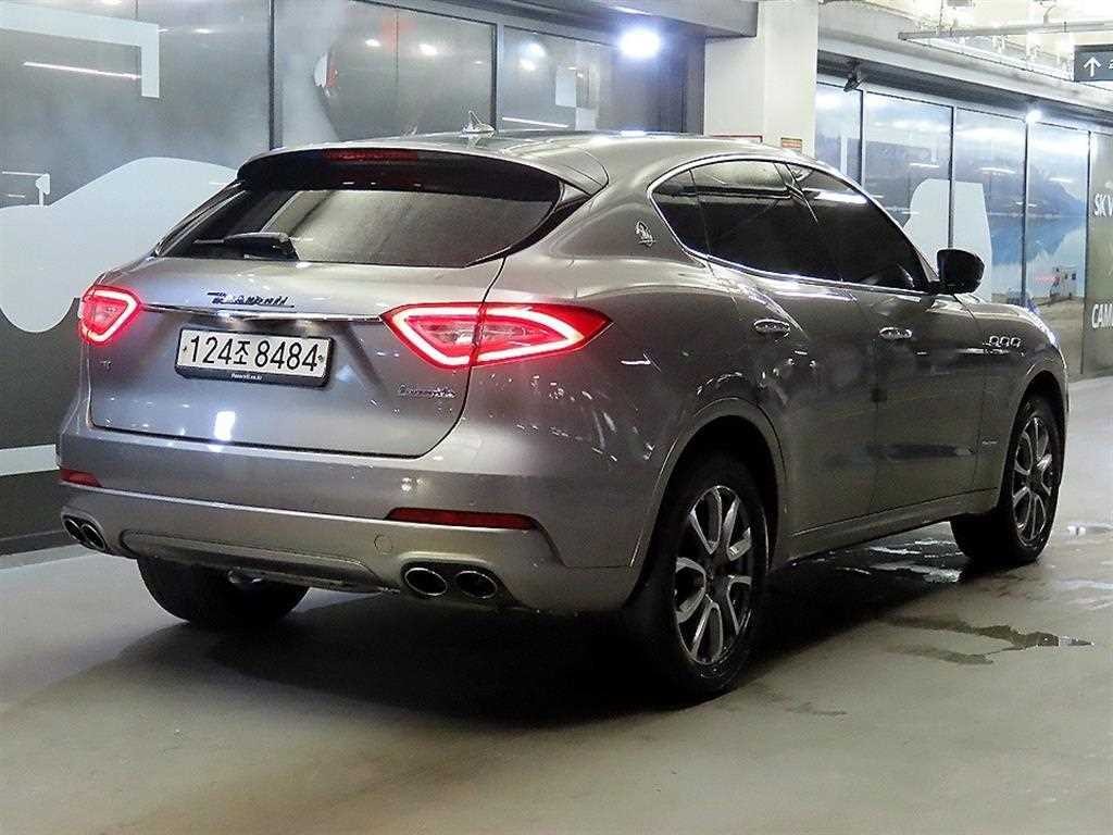 마세라티 르반떼 3.0  AWD 그란 루쏘 이미지 4