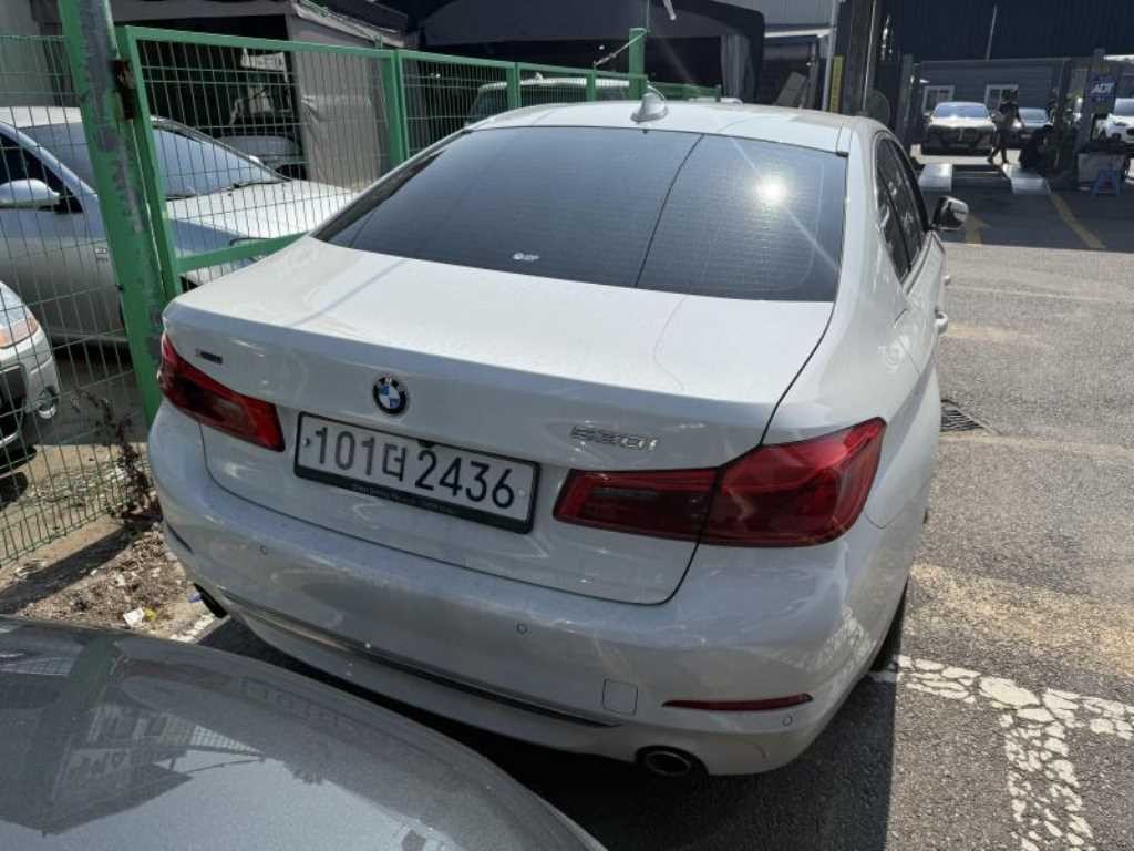 BMW 5시리즈 5시리즈 (G30) 530i xDrive 럭셔리 플러스 이미지 3