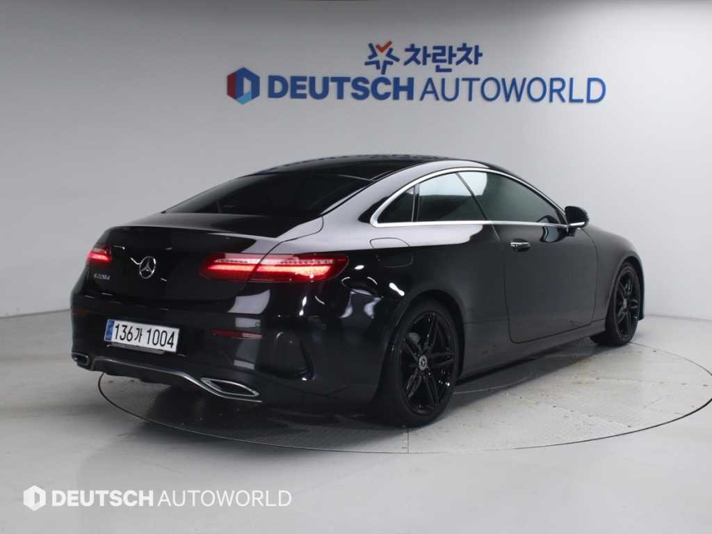 벤츠 E 클래스 E-클래스 W213 E220d 쿠페 이미지 2