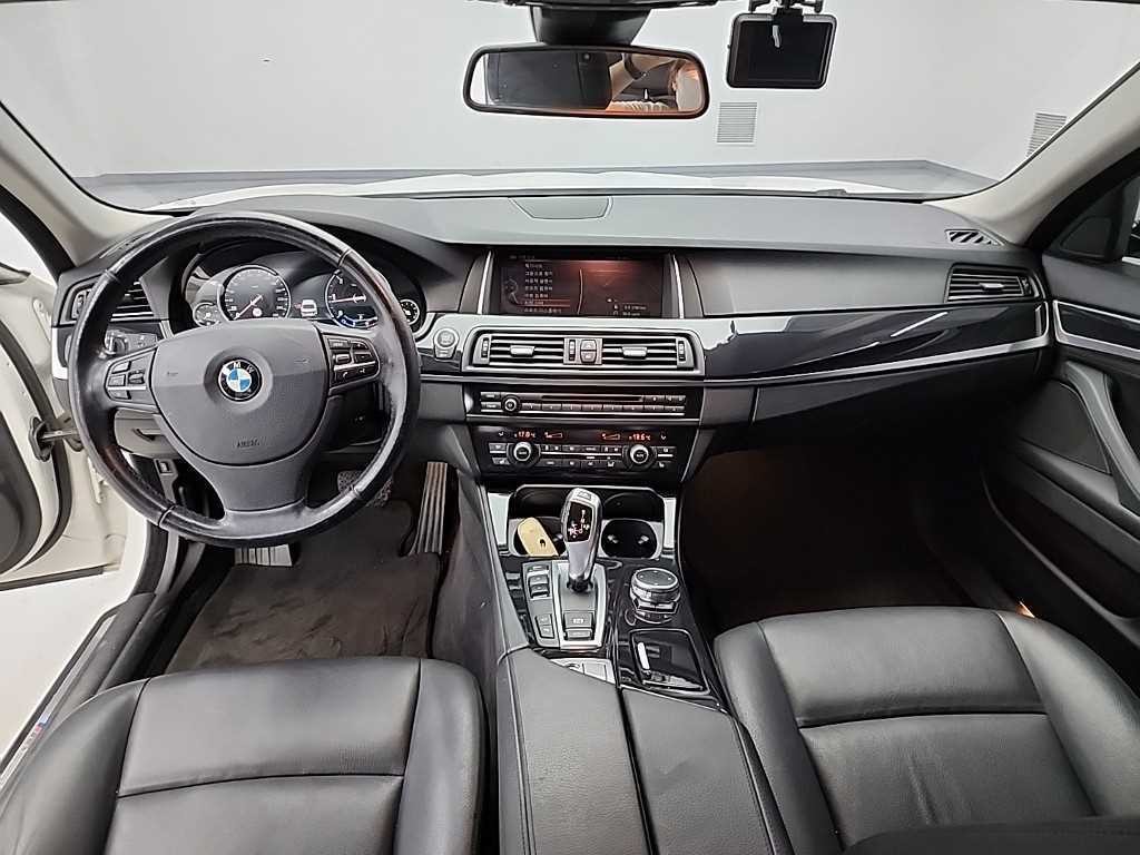 BMW 5시리즈 5시리즈 (F10) 520d M 에어로다이나믹 이미지 7