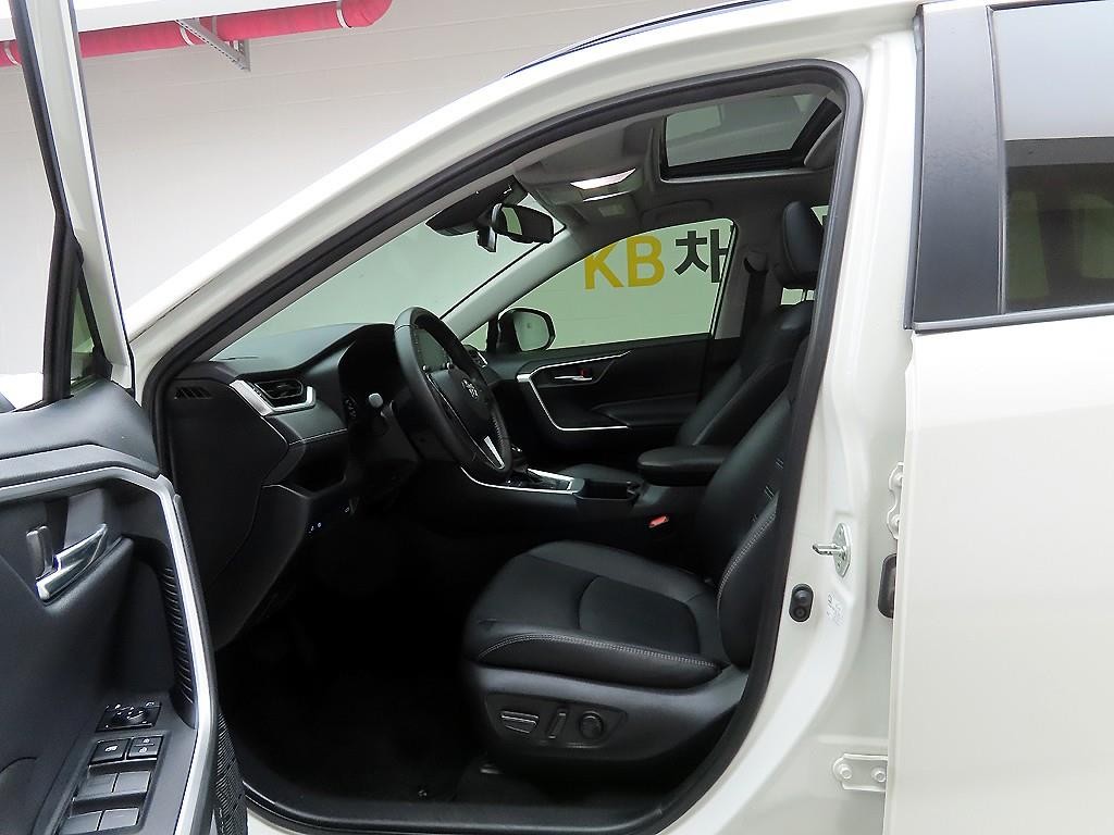 토요타 라브4 RAV4(5세대) 2.5 2WD 하이브리드 이미지 12