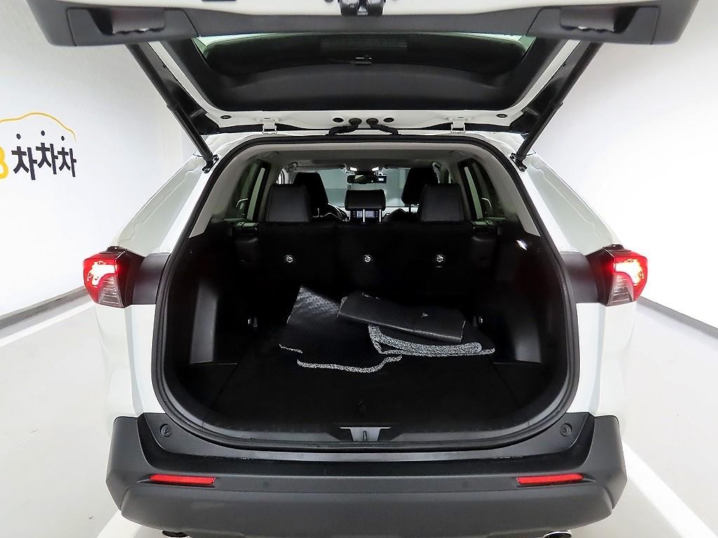 토요타 라브4 RAV4(5세대) 2.5 2WD 하이브리드 이미지 5