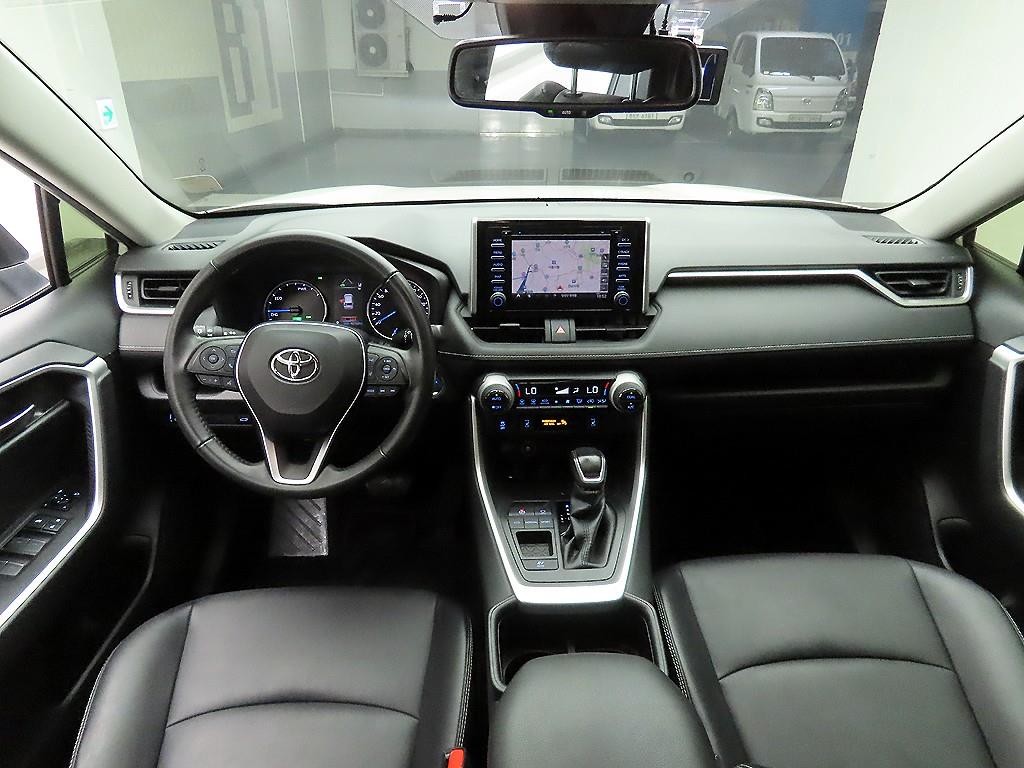 토요타 라브4 RAV4(5세대) 2.5 2WD 하이브리드 이미지 8