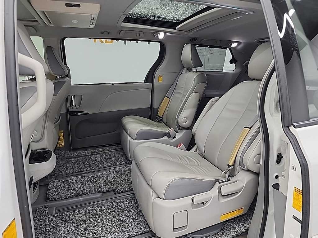토요타 시에나 3.5 AWD 이미지 12