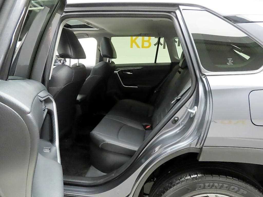 토요타 라브4 RAV4(5세대) 2.5 2WD 하이브리드 XLE 이미지 12