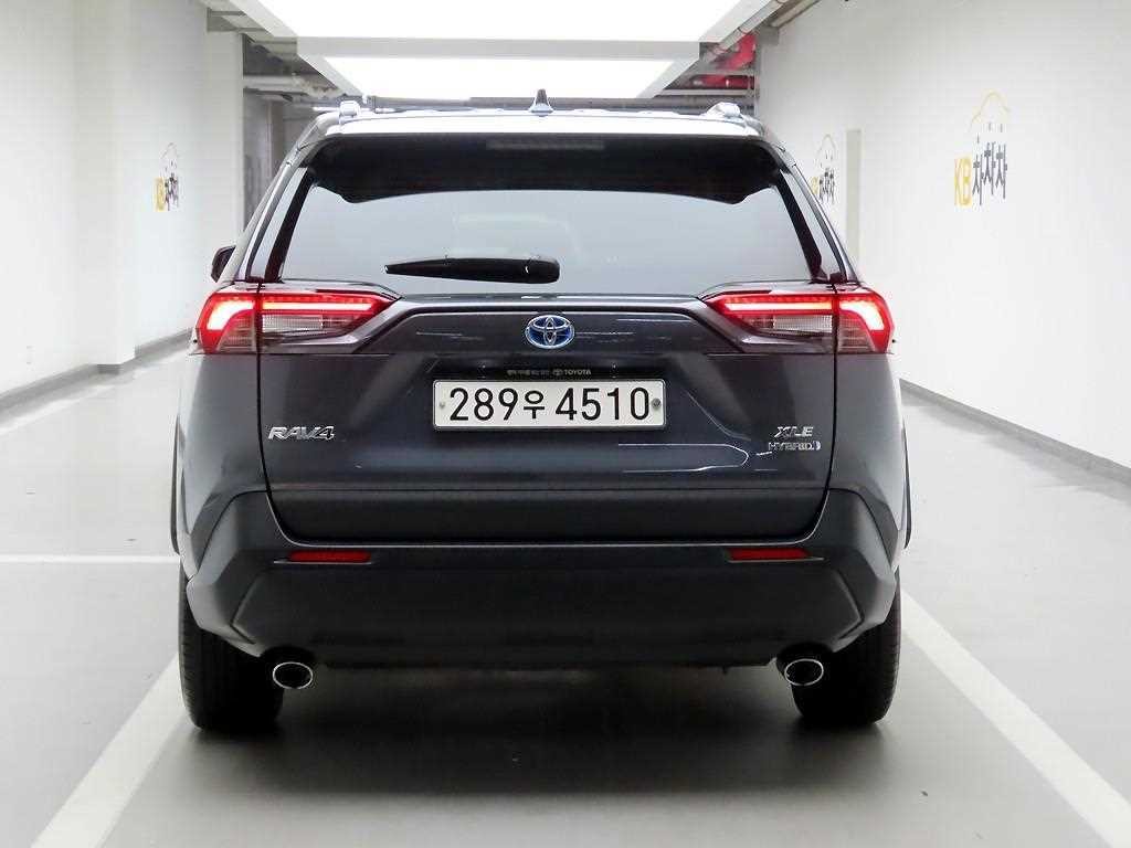 토요타 라브4 RAV4(5세대) 2.5 2WD 하이브리드 XLE 이미지 3