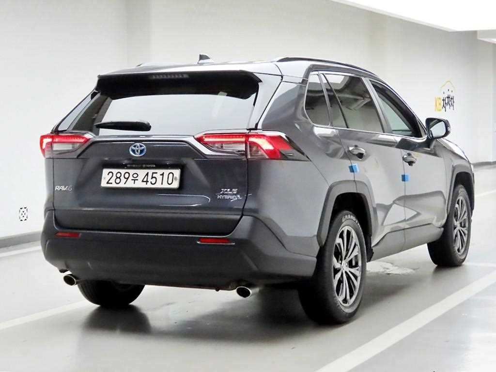토요타 라브4 RAV4(5세대) 2.5 2WD 하이브리드 XLE 이미지 4