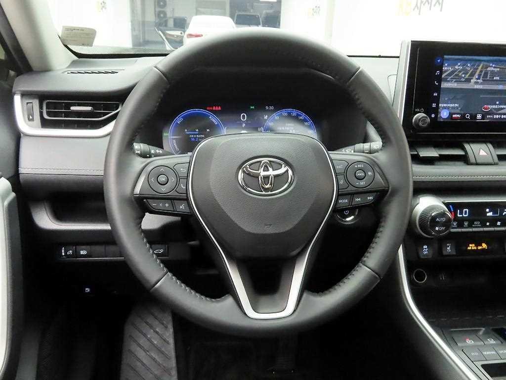 토요타 라브4 RAV4(5세대) 2.5 2WD 하이브리드 XLE 이미지 7