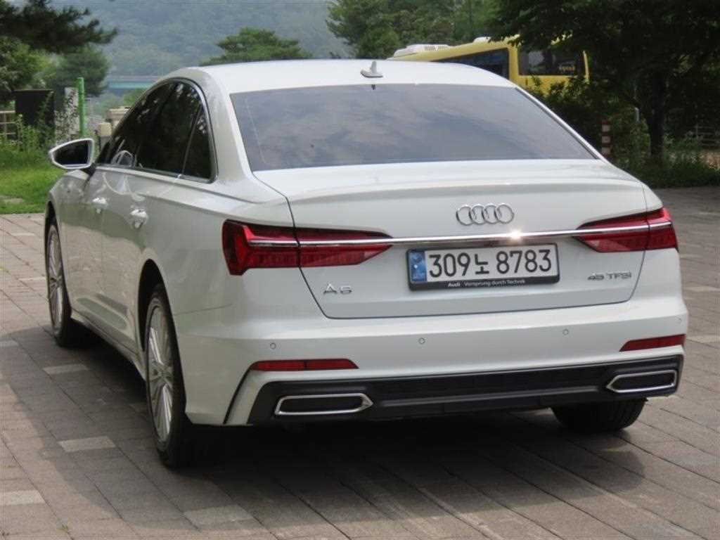 아우디 A6 A6 (C8) 45 TFSI 프리미엄 이미지 4