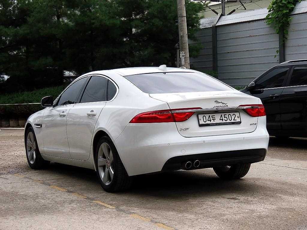 재규어 XF XF(X260) 2.0D 프레스티지 이미지 3