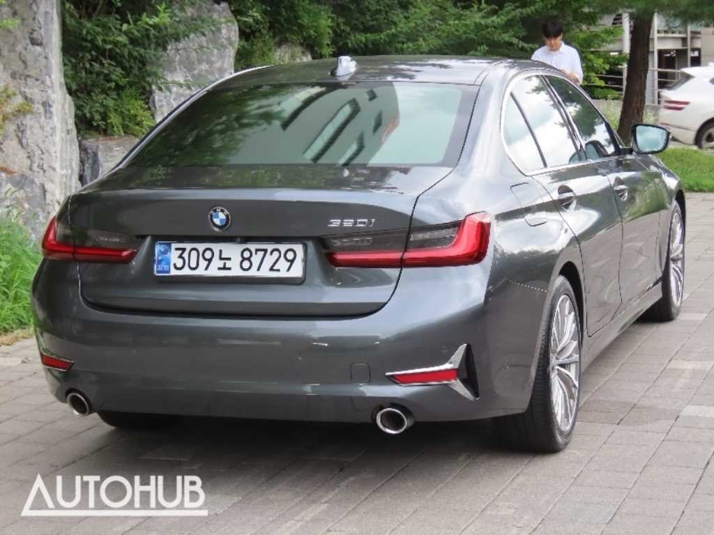 BMW 3시리즈 3시리즈 (G20) 320i M 스포츠 이미지 3