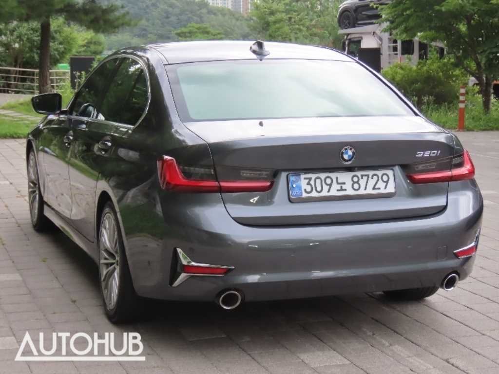 BMW 3시리즈 3시리즈 (G20) 320i M 스포츠 이미지 4