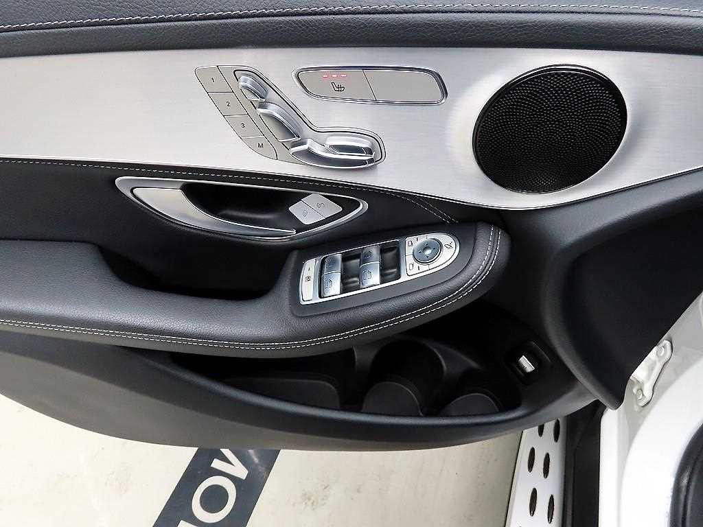 벤츠 GLC 클래스 GLC클래스 X253 GLC 220 d 4MATIC 프리미엄 쿠페 이미지 11