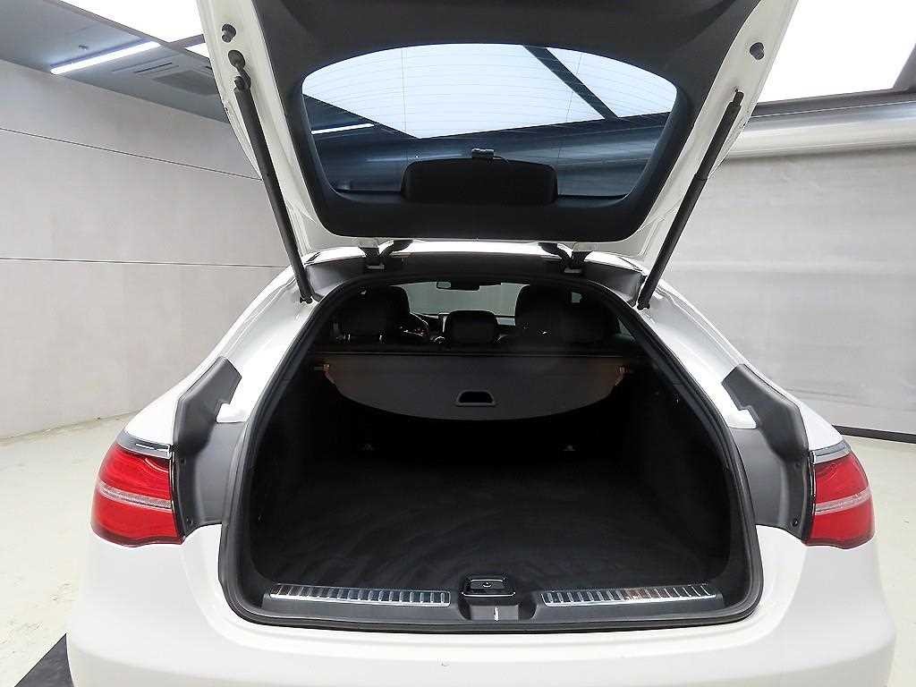 벤츠 GLC 클래스 GLC클래스 X253 GLC 220 d 4MATIC 프리미엄 쿠페 이미지 18
