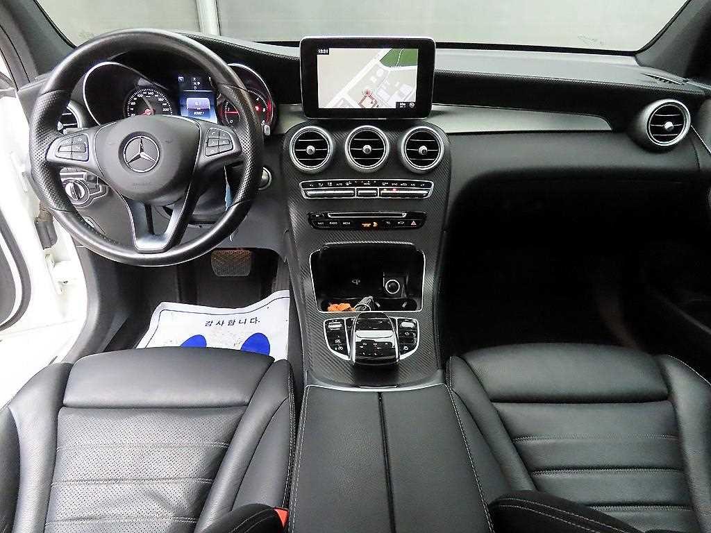 벤츠 GLC 클래스 GLC클래스 X253 GLC 220 d 4MATIC 프리미엄 쿠페 이미지 7