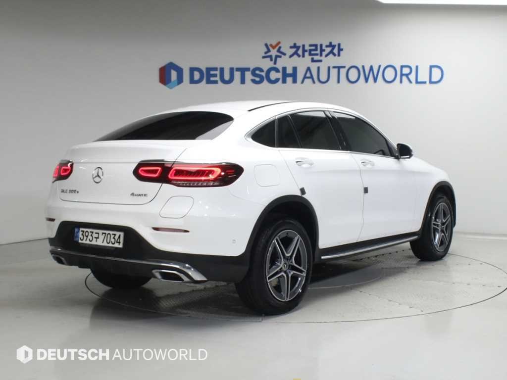 벤츠 GLC 클래스 GLC클래스 X253 GLC 300 e 4MATIC 쿠페 이미지 2
