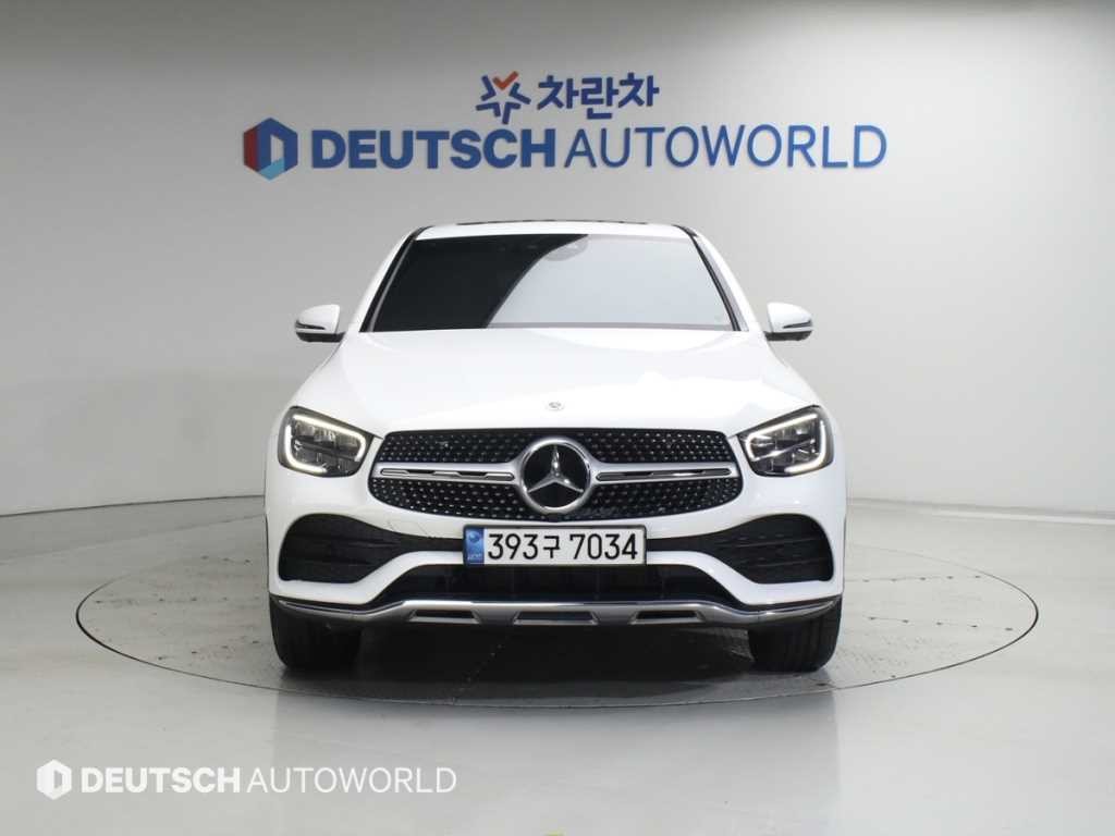 벤츠 GLC 클래스 GLC클래스 X253 GLC 300 e 4MATIC 쿠페 이미지 3