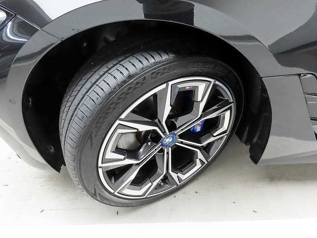 BMW i4 eDrive 40 M 스포츠 프로 이미지 19