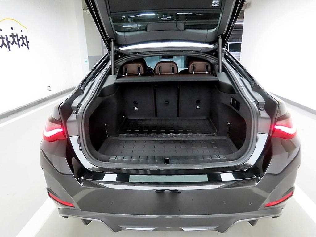BMW i4 eDrive 40 M 스포츠 프로 이미지 5